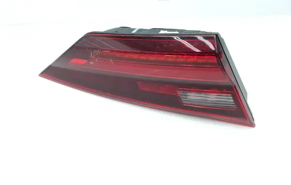 BMW 1 F40 Tailgate rear/tail lights 7450651 647751 647500