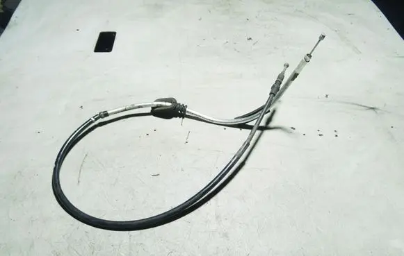 Gear shift cable linkage