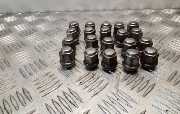 Jeep Patriot Nuts/bolts 