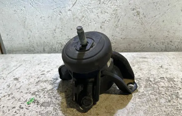 KIA Rio Engine mount bracket 218141R000