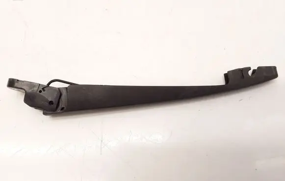 Rear wiper blade arm