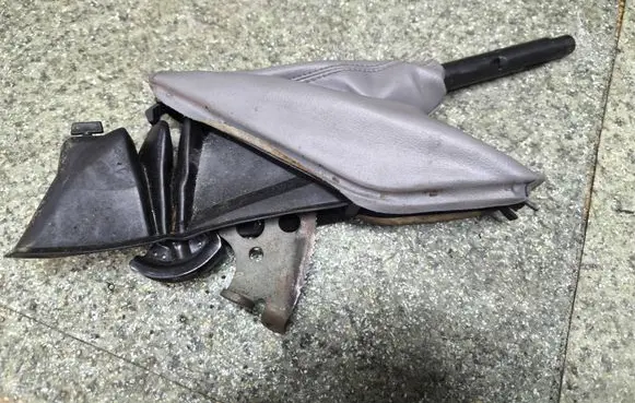 BMW 3 E46 Hand brake release handle 