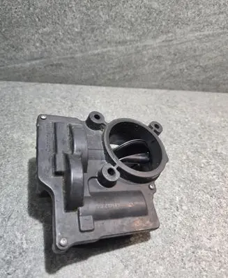Volkswagen Touran I Throttle valve 03C128063A