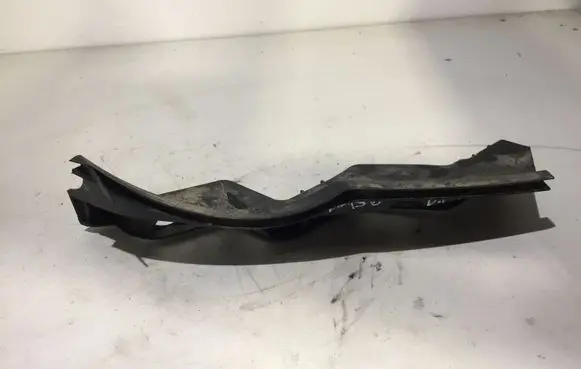 Volkswagen PASSAT B6 Front bumper mounting bracket 3C0807890