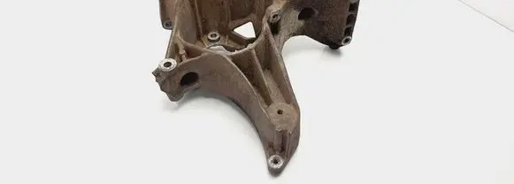 Renault Laguna I Power steering pump mounting bracket 7700100712 32910221