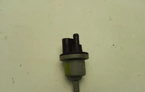 Volkswagen Golf VII Turbo solenoid valve 06D133517B VD7765