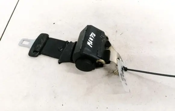 Middle seatbelt (rear)