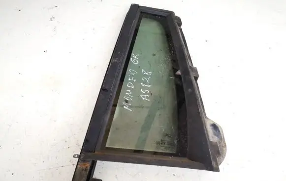 Ford Mondeo Mk III Rear vent window glass 1s71n262a37 1s71-n262a37