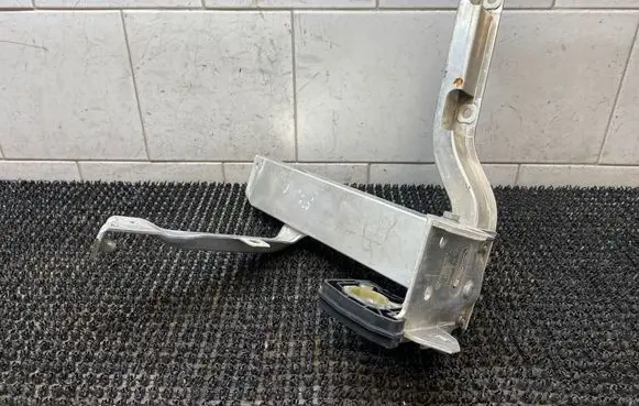 BMW 7 F01 F02 F03 F04 Radiator support slam panel bracket 7273400 7186514