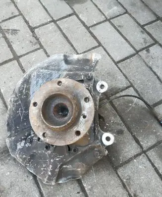 BMW 5 E60 E61 Front wheel hub