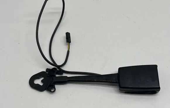 Porsche Cayenne (92A) Front seatbelt buckle 7P0857755 13122014