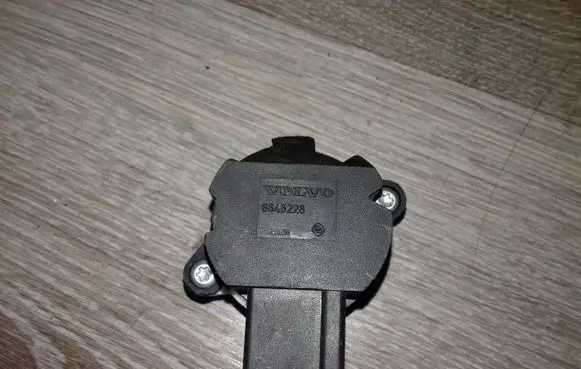 Volvo XC90 Ignition lock contact 8645228