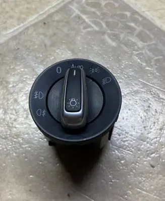 Volkswagen PASSAT B6 Light switch