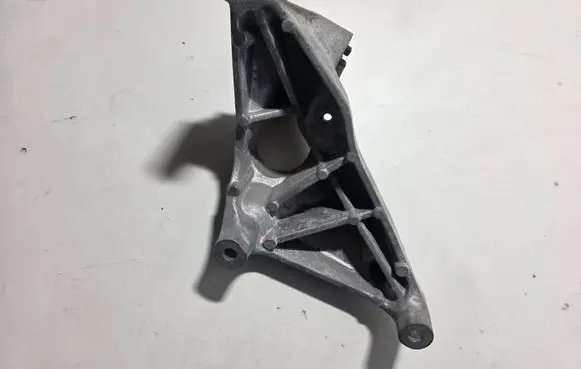 Tesla Model 3 Engine mounting bracket 1093278-50-B