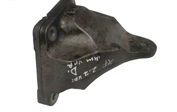 Jaguar XF X250 Engine mounting bracket CX236037AB R8S3A AYS19C03C