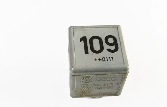 Volkswagen Golf IV Other relay 1J0906381A