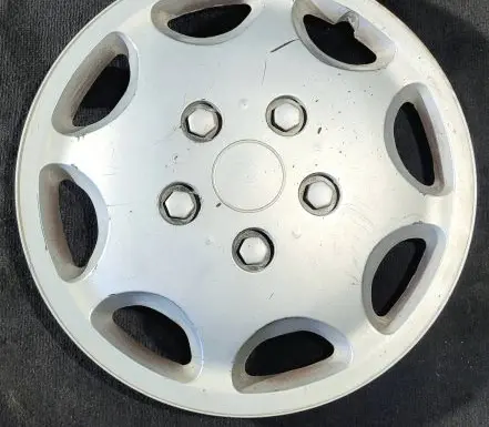 Mitsubishi Space Star R14 wheel hub/cap/trim 