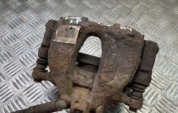 Peugeot 3008 I Front brake caliper