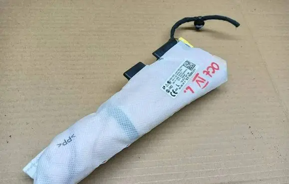 Skoda Octavia Mk4 Seat airbag 5E3880241D 200521140