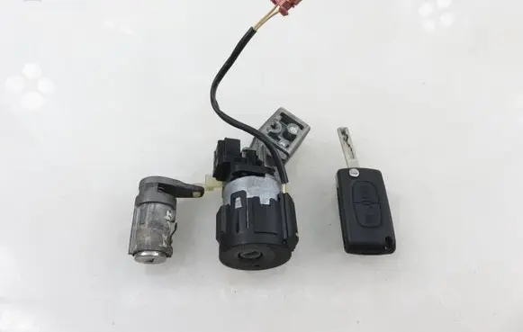 Peugeot 307 Ignition lock 9663123280 36410600
