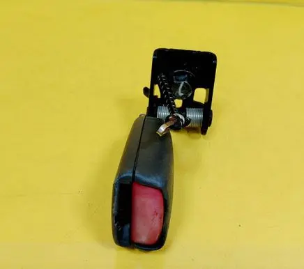 Volvo XC70 Rear seatbelt buckle 9191997