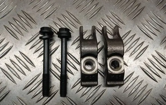 Opel Astra H Fuel Injector clamp holder 