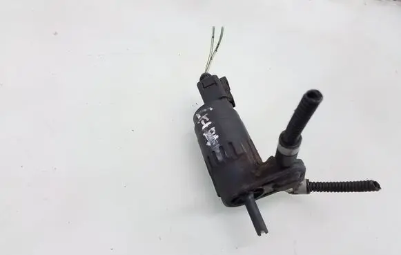 Skoda Octavia Mk2 (1Z) Windscreen/windshield washer pump 1K6955651