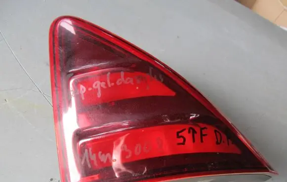 Peugeot 3008 I Tailgate rear/tail lights 81300201 9805511280