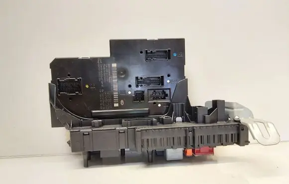 Mercedes-Benz E C207 W207 Fuse module 5DK00962089 A2129060105