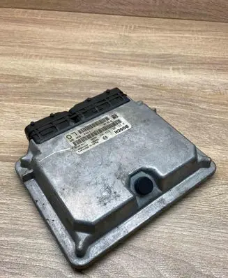 Opel Vectra B Engine control unit/module ECU 90569348 0281001634
