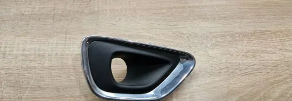 Jeep Grand Cherokee Front fog light trim/grill 68143082AB