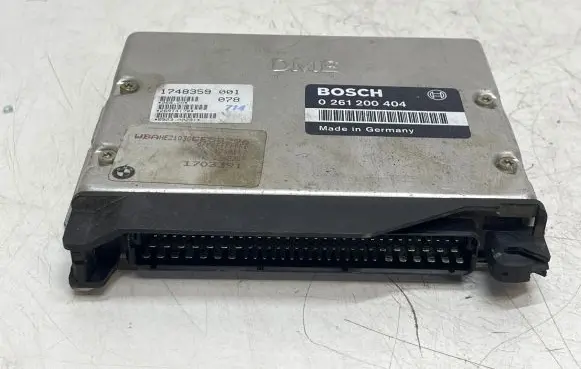 BMW 5 E34 Engine control unit/module 0261200404