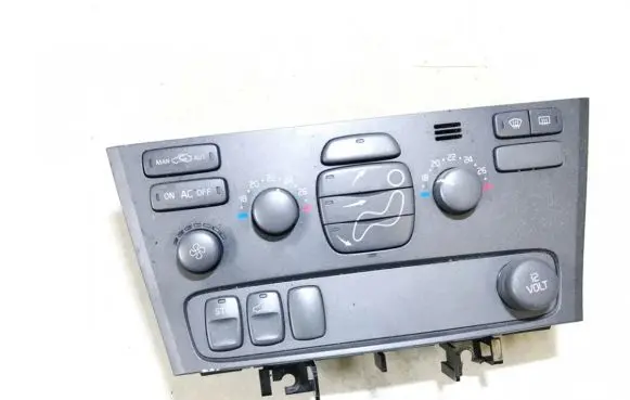 Volvo V70 Climate control unit 7923