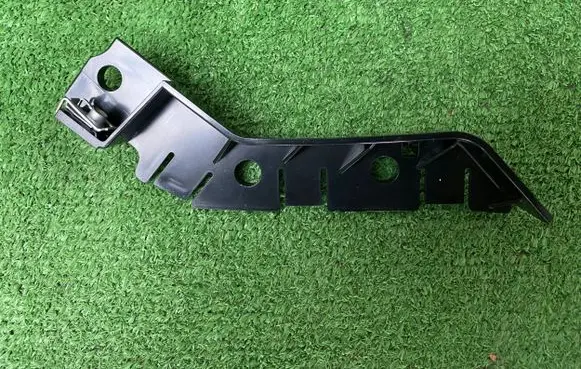 Land Rover Discovery Sport Front bumper mounting bracket LR077883