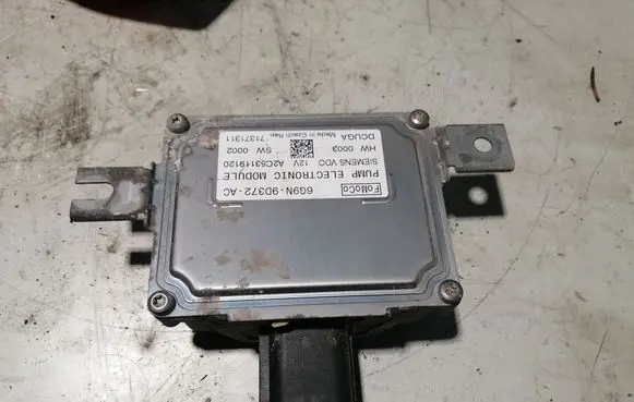 Volvo S80 Fuel injection pump control unit/module 6G9N9D372AC