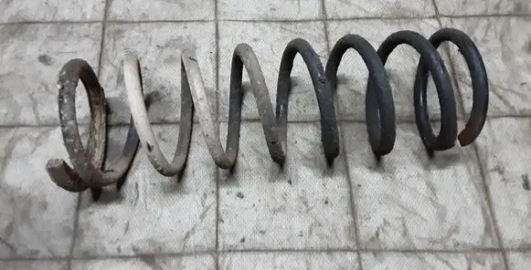 Nissan Terrano Rear coil spring