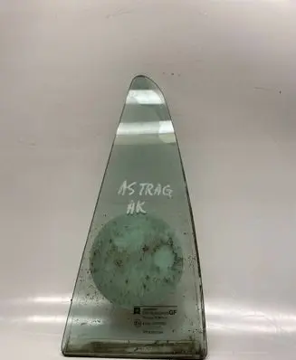 Rear vent window glass