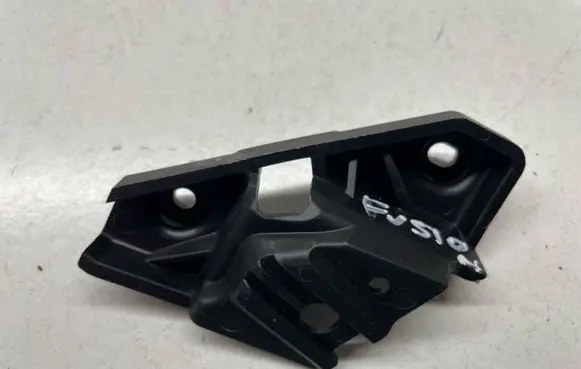 Ford Fusion II Headlight/headlamp mounting bracket