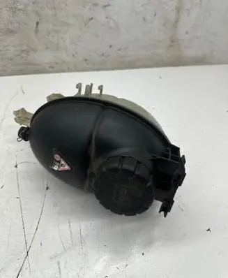 Mercedes-Benz CLS C218 AMG Coolant expansion tank/reservoir A2045000649 2045000644