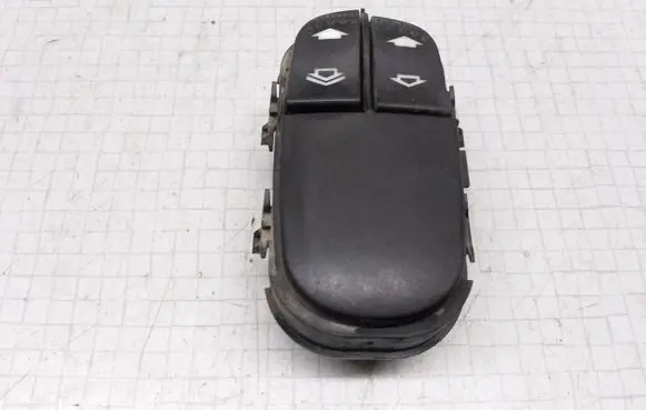 Ford Focus Electric window control switch PMYS4T14529AA 03162310