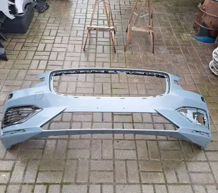 Volvo V60 Front bumper 31690589