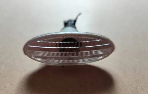 Nissan Note (E11) Front fender indicator light