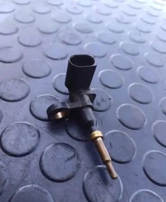 Volkswagen PASSAT B8 Coolant temperature sensor 04E919501B