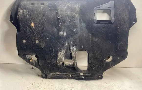 Ford Focus Engine splash shield/under tray