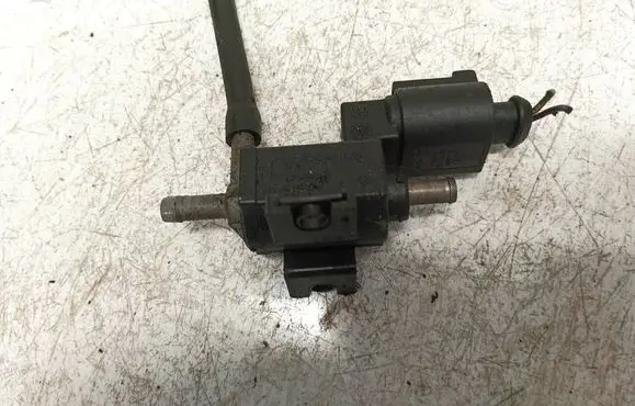 Volkswagen PASSAT B6 Turbo solenoid valve 700470070