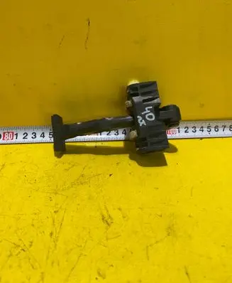 Ford Focus Front door check strap stopper 