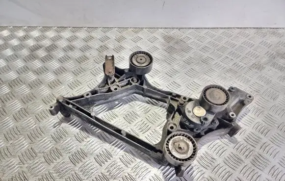 Mercedes-Benz E W212 Generator/alternator bracket A6512011109
