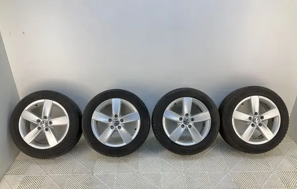 Volkswagen Jetta VI R16 alloy rim 5C0601025R