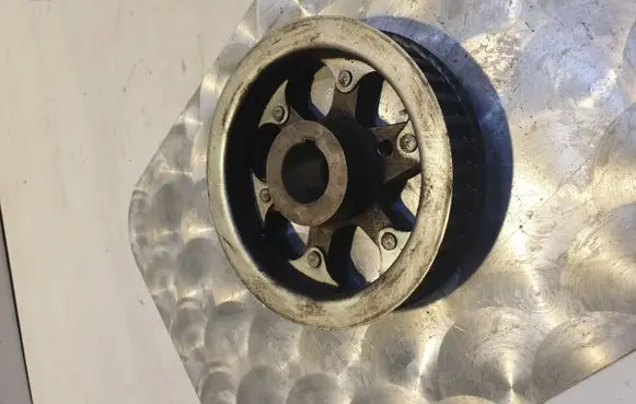 Toyota Corolla Verso E121 Camshaft pulley/ VANOS 