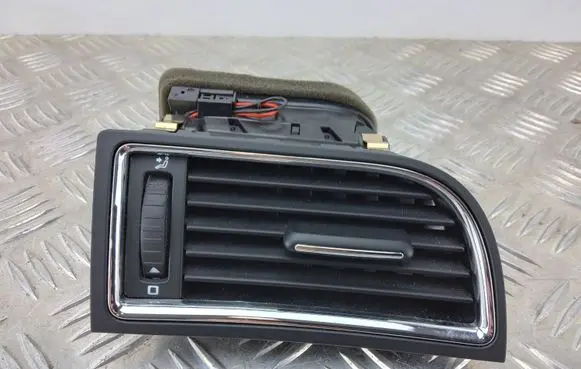 Skoda Superb B6 (3T) Dashboard side air vent grill/cover trim 3T0819702